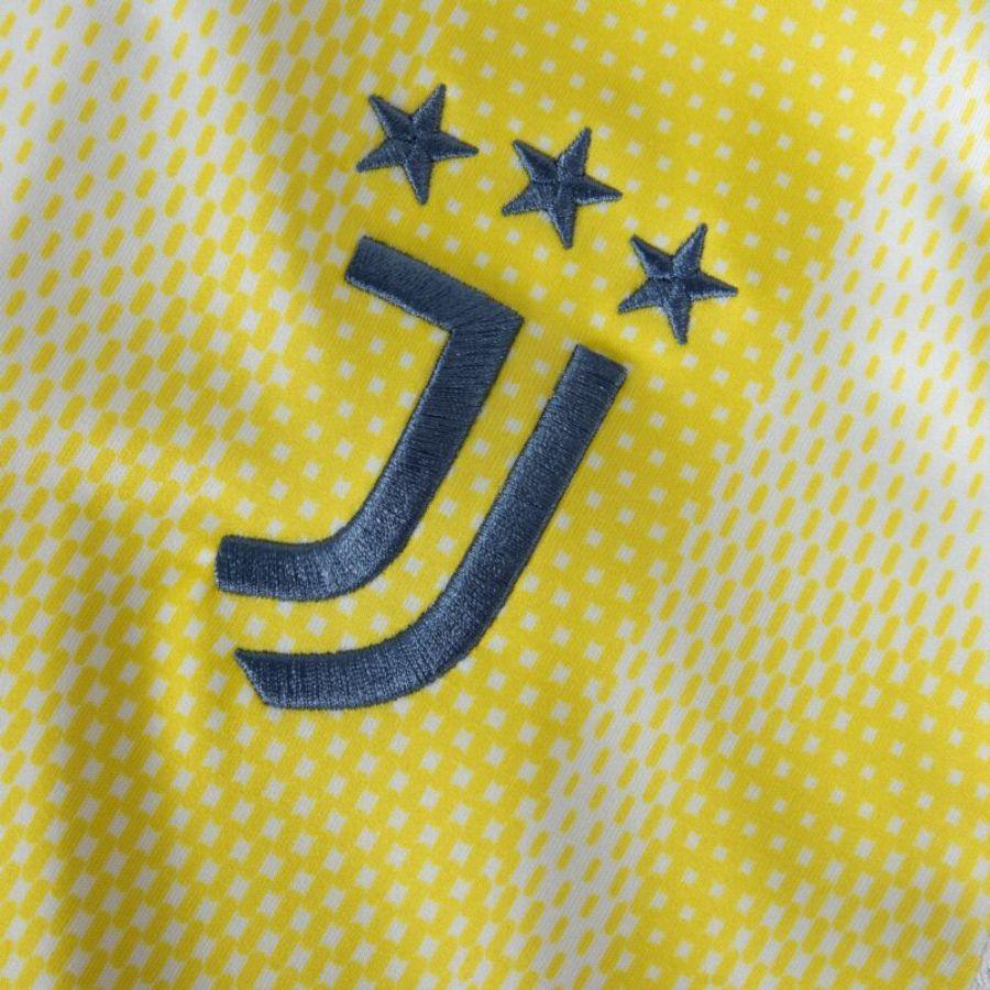 Juventus Vlahovic 9 Away 2024/25 Patches UCL UEFA Foundation (Official Printing)